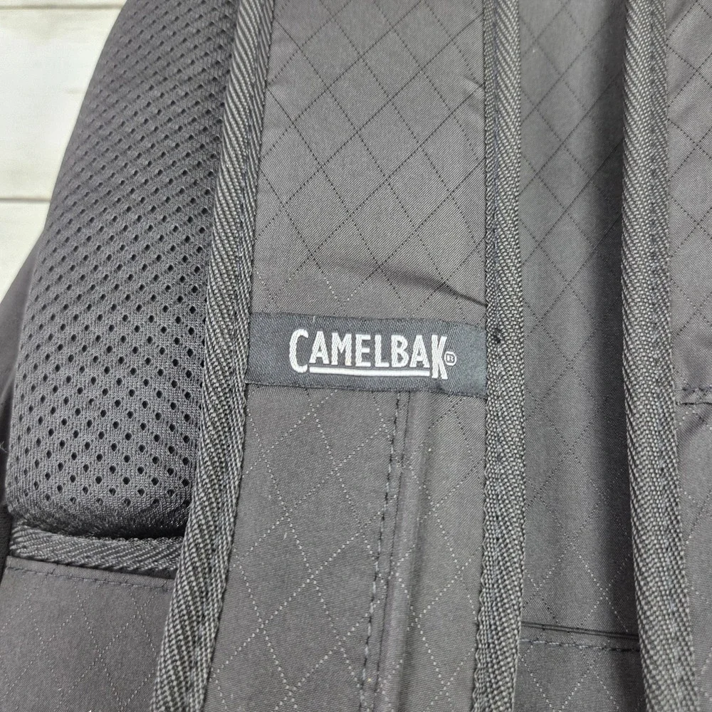 CamelBak Den 15